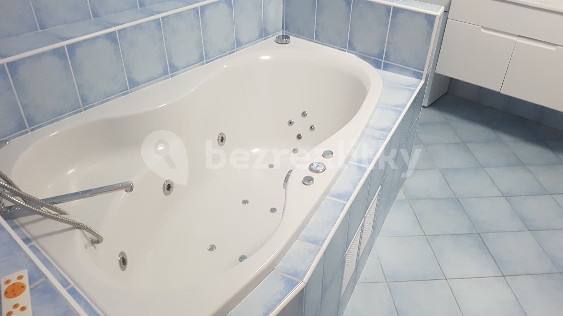 Pronájem bytu 1+1 54 m², Na Fialce I, Praha, Praha Pronájem bytu 1+1 54 m², Na Fialce I, Praha, Praha