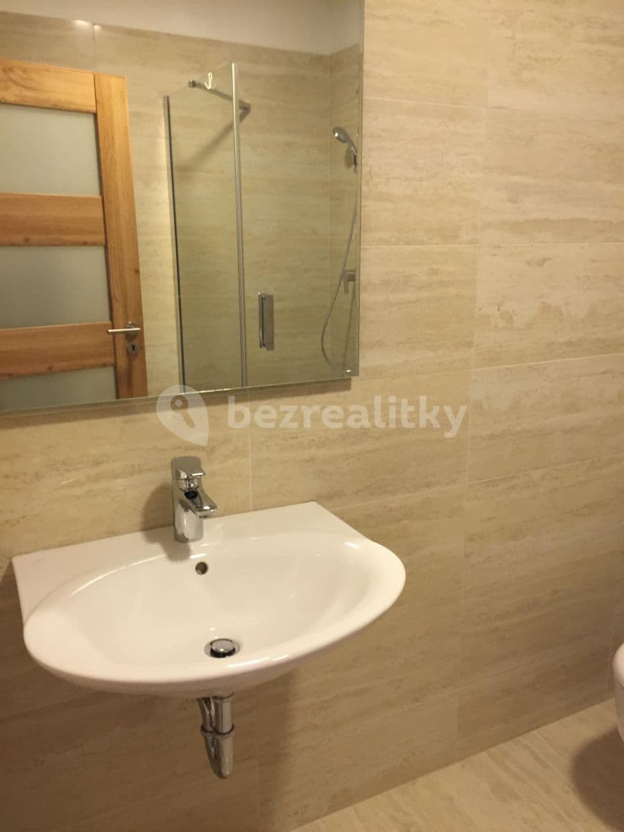 Pronájem bytu 2+kk 43 m², Pod dvorem, Praha, Praha Pronájem bytu 2+kk 43 m², Pod dvorem, Praha, Praha