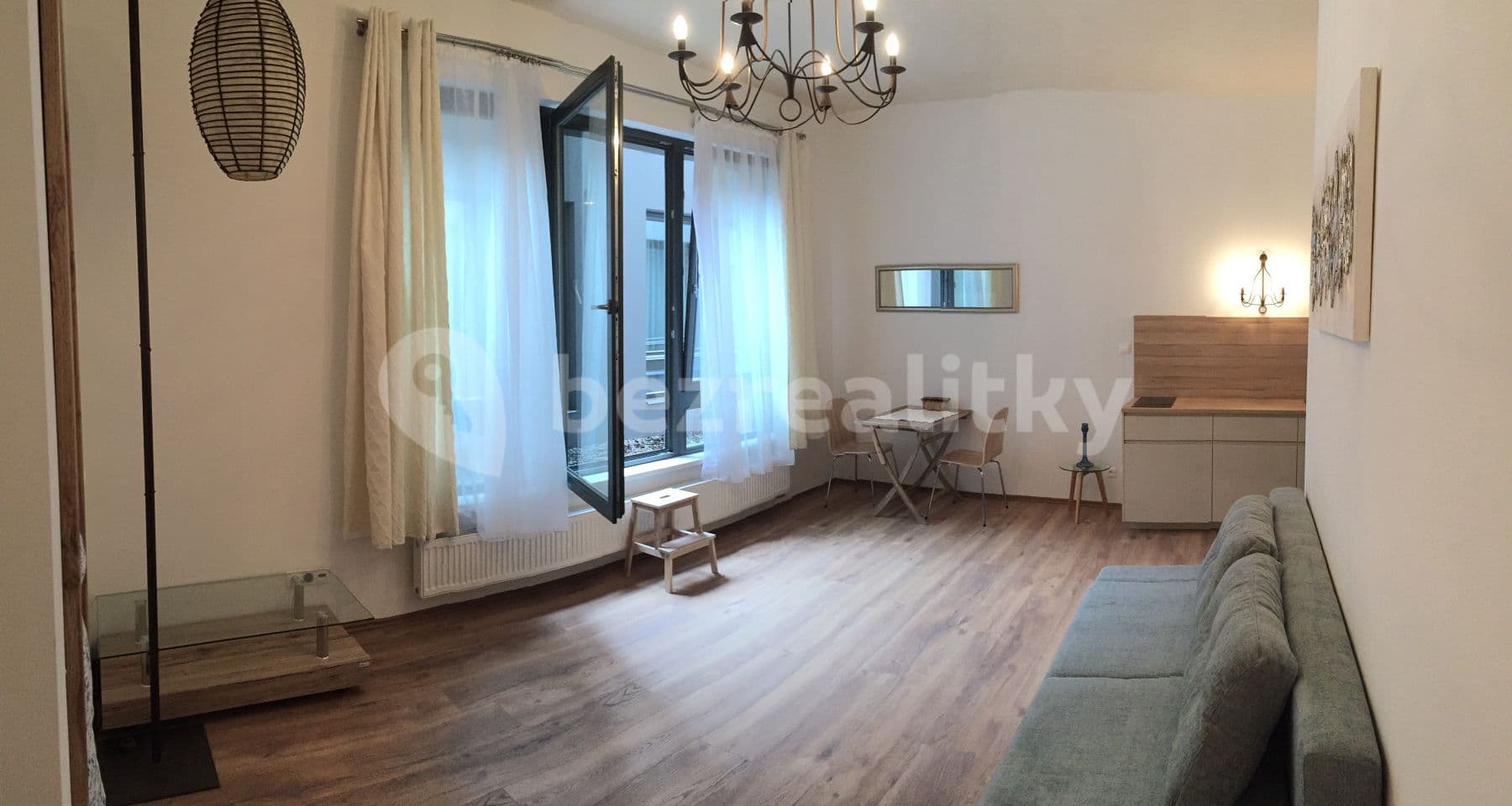 Pronájem bytu 2+kk 43 m², Pod dvorem, Praha, Praha Pronájem bytu 2+kk 43 m², Pod dvorem, Praha, Praha