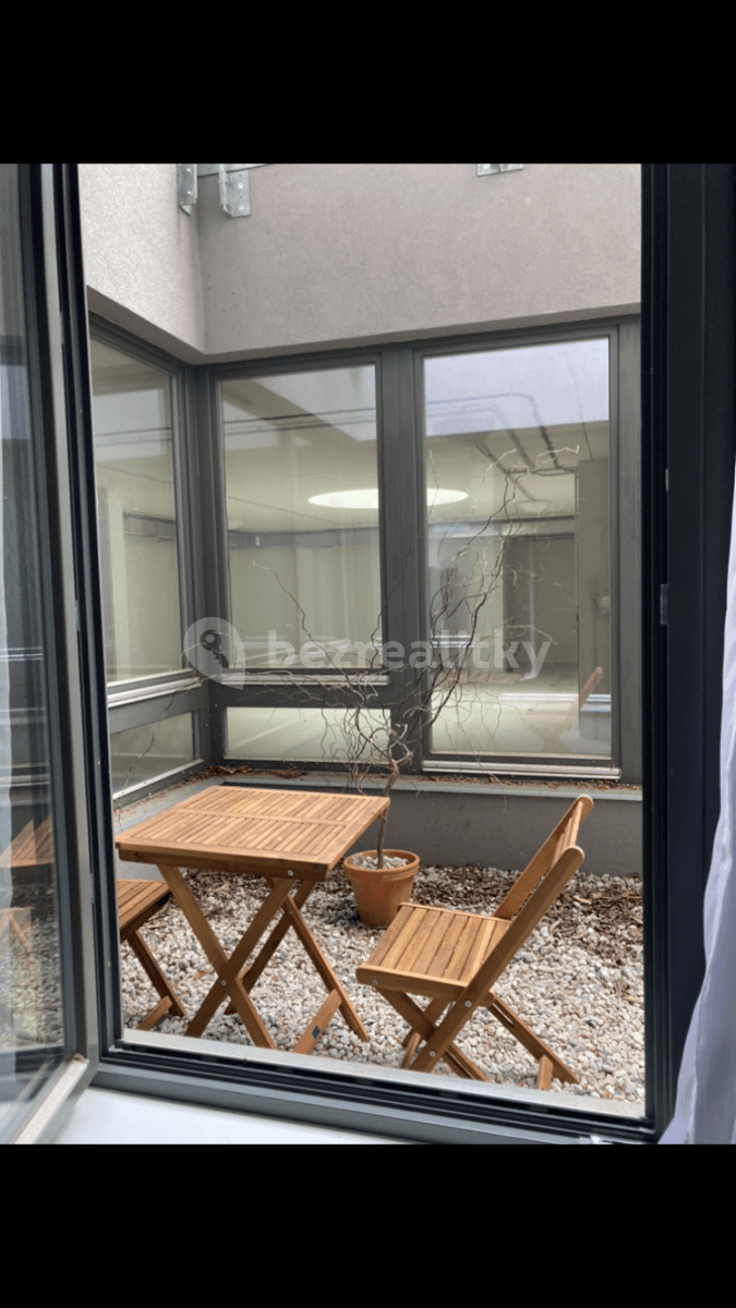 Pronájem bytu 2+kk 43 m², Pod dvorem, Praha, Praha Pronájem bytu 2+kk 43 m², Pod dvorem, Praha, Praha