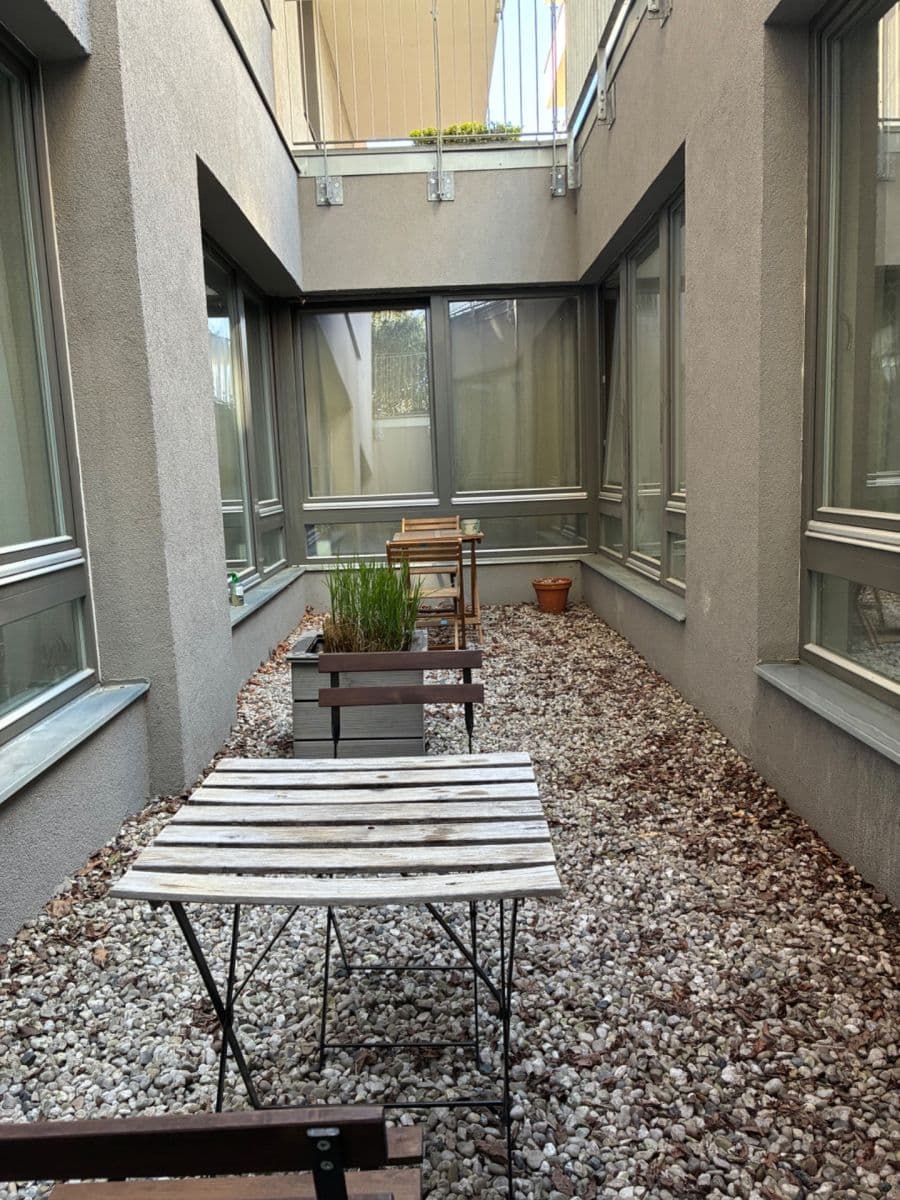 Pronájem bytu 2+kk 43 m², Pod dvorem, Praha, Praha Pronájem bytu 2+kk 43 m², Pod dvorem, Praha, Praha