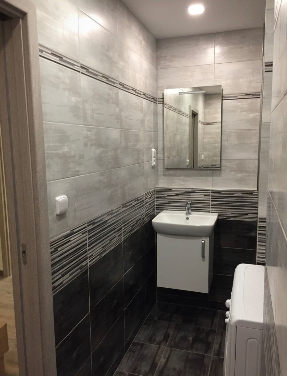 Pronájem bytu 2+kk 48 m², Komenského náměstí, Říčany, Středočeský kraj Pronájem bytu 2+kk 48 m², Komenského náměstí, Říčany, Středočeský kraj