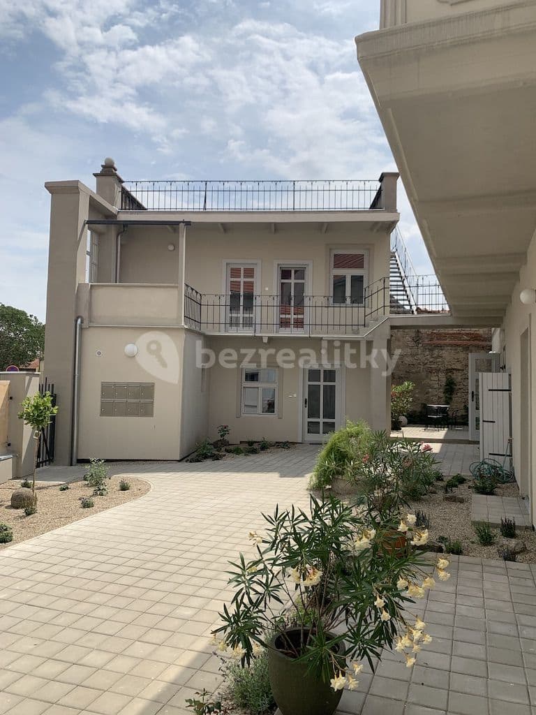 Pronájem bytu 1+kk 31 m², Mariánské náměstí, Brandýs nad Labem-Stará Boleslav, Středočeský kraj Pronájem bytu 1+kk 31 m², Mariánské náměstí, Brandýs nad Labem-Stará Boleslav, Středočeský kraj