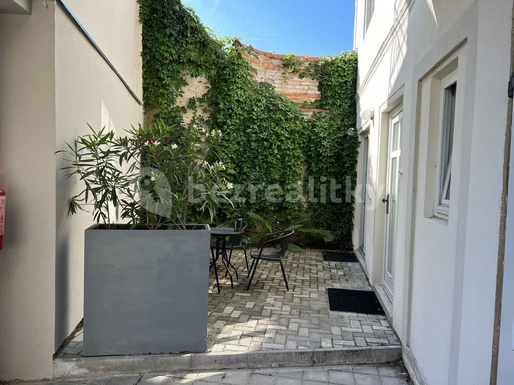 Pronájem bytu 1+kk 31 m², Mariánské náměstí, Brandýs nad Labem-Stará Boleslav, Středočeský kraj Pronájem bytu 1+kk 31 m², Mariánské náměstí, Brandýs nad Labem-Stará Boleslav, Středočeský kraj