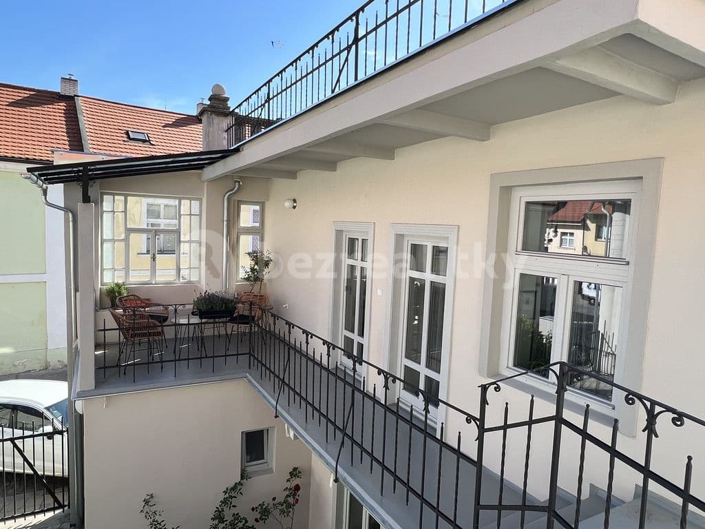 Pronájem bytu 1+kk 31 m², Mariánské náměstí, Brandýs nad Labem-Stará Boleslav, Středočeský kraj Pronájem bytu 1+kk 31 m², Mariánské náměstí, Brandýs nad Labem-Stará Boleslav, Středočeský kraj