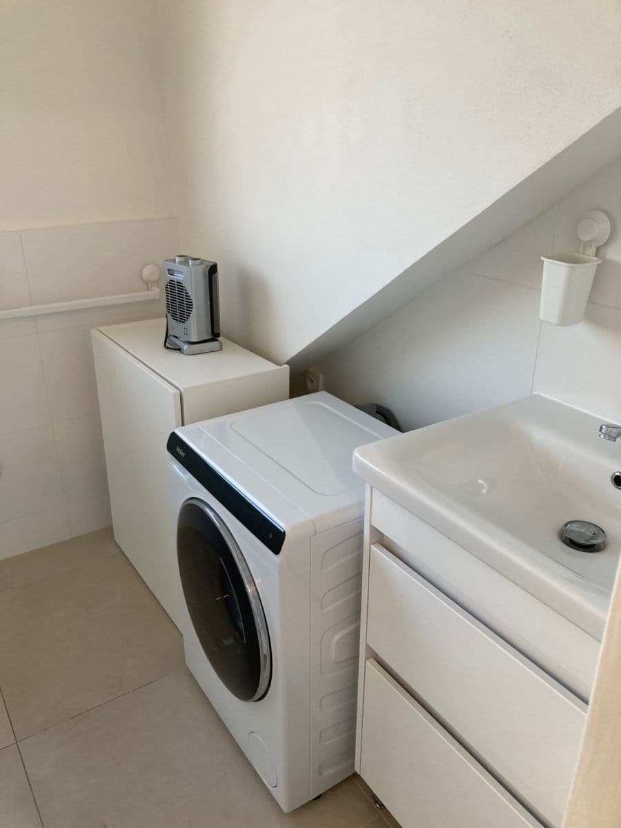 Pronájem bytu 1+kk 35 m², Mikšovského, Praha, Praha Pronájem bytu 1+kk 35 m², Mikšovského, Praha, Praha