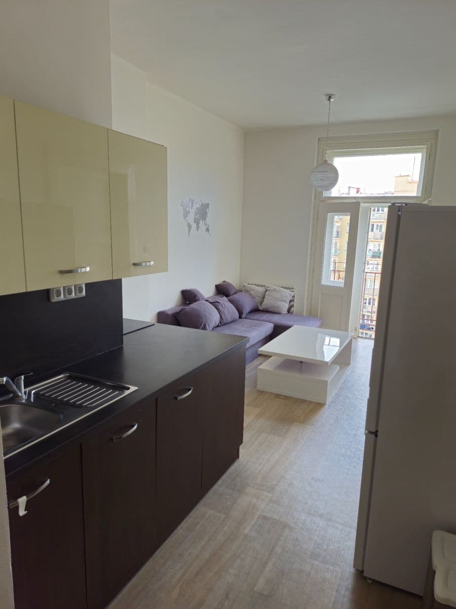 Pronájem bytu 1+1 48 m², Laubova, Praha, Praha Pronájem bytu 1+1 48 m², Laubova, Praha, Praha