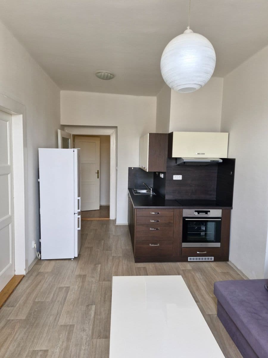Pronájem bytu 1+1 48 m², Laubova, Praha, Praha Pronájem bytu 1+1 48 m², Laubova, Praha, Praha