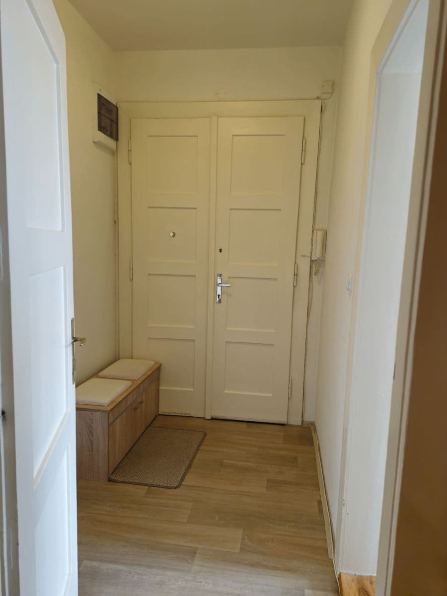 Pronájem bytu 1+1 48 m², Laubova, Praha, Praha Pronájem bytu 1+1 48 m², Laubova, Praha, Praha