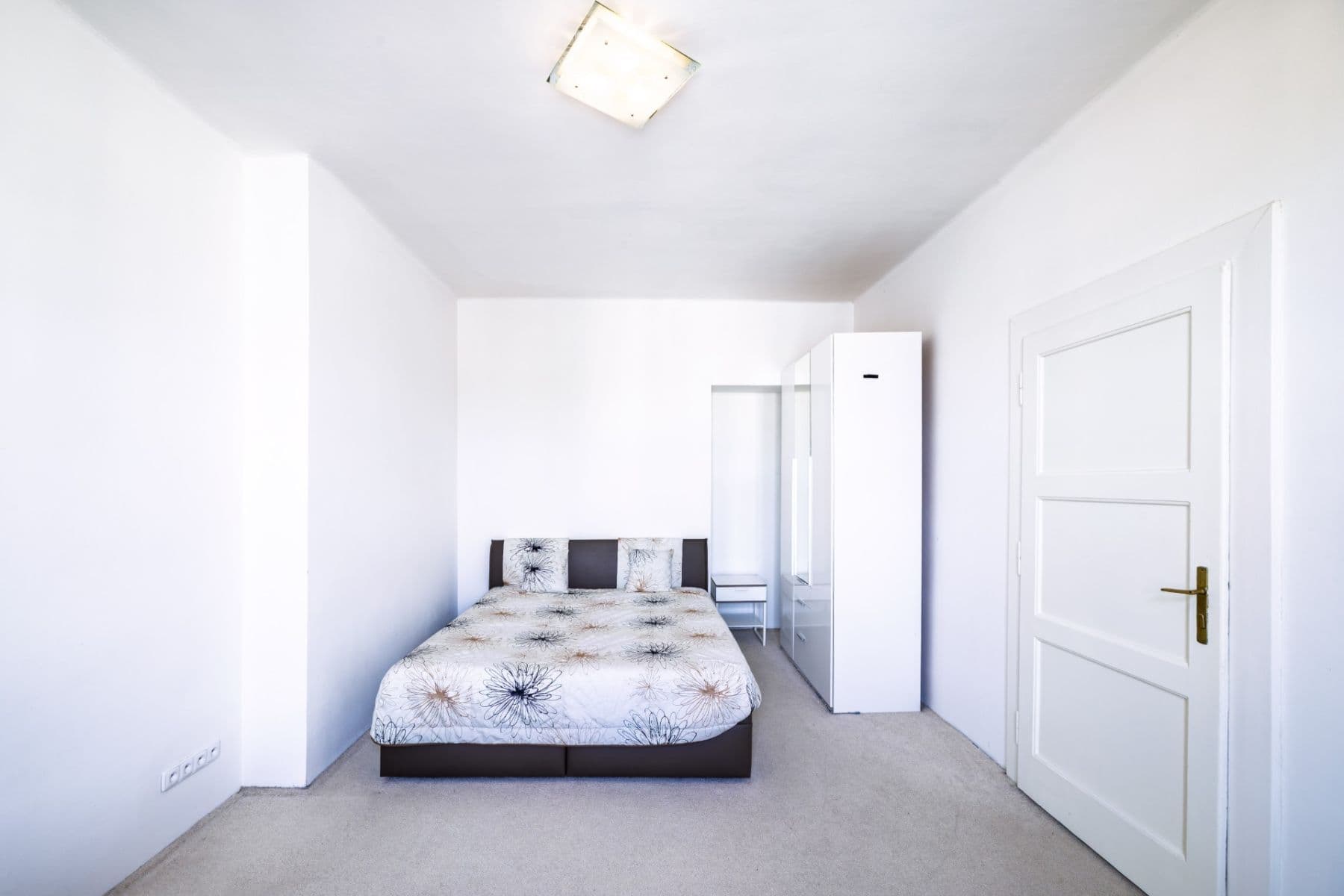 Pronájem bytu 1+1 48 m², Laubova, Praha, Praha Pronájem bytu 1+1 48 m², Laubova, Praha, Praha