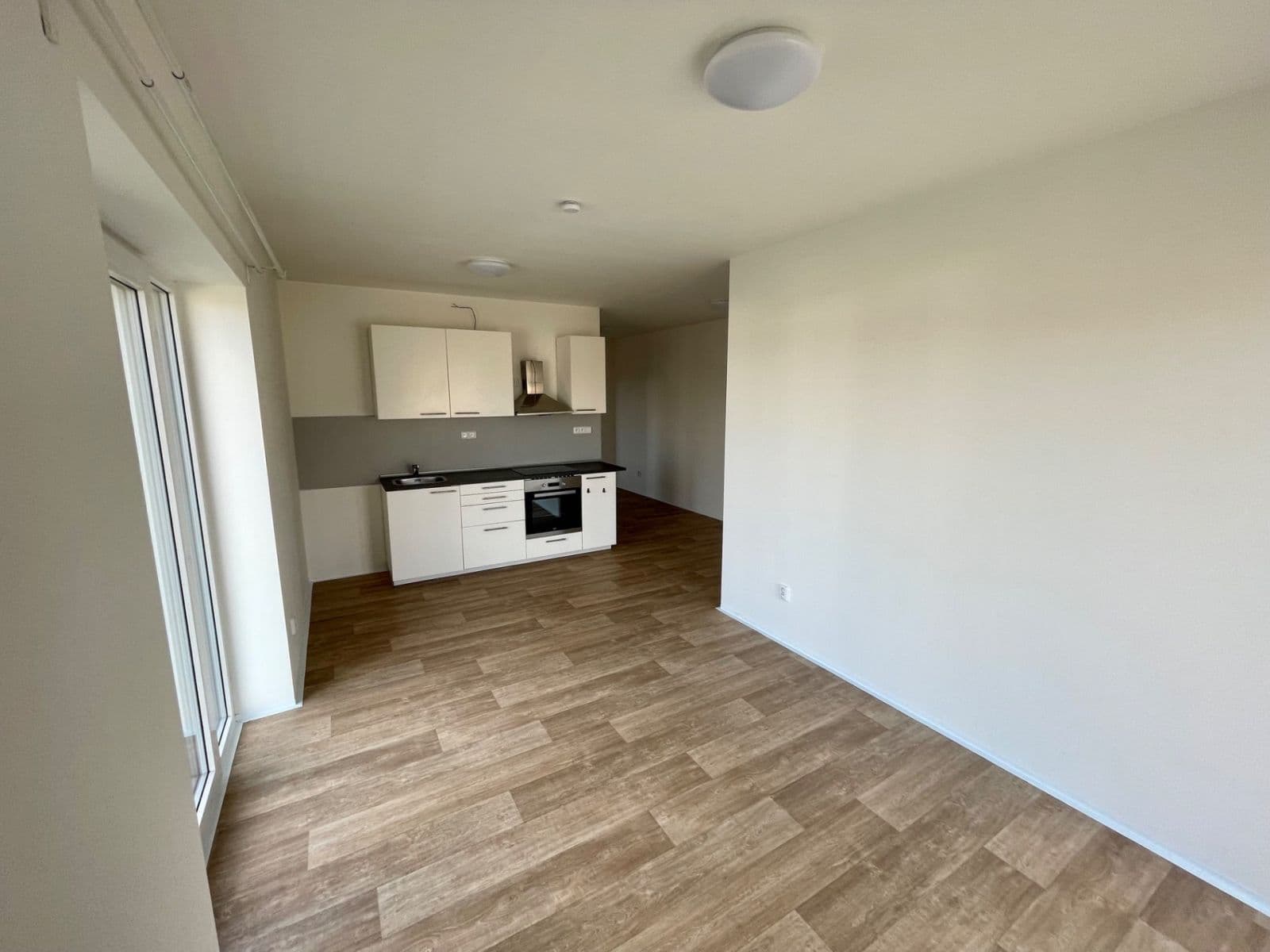 Pronájem bytu 1+kk 39 m², Krátká, Doksy, Středočeský kraj Pronájem bytu 1+kk 39 m², Krátká, Doksy, Středočeský kraj