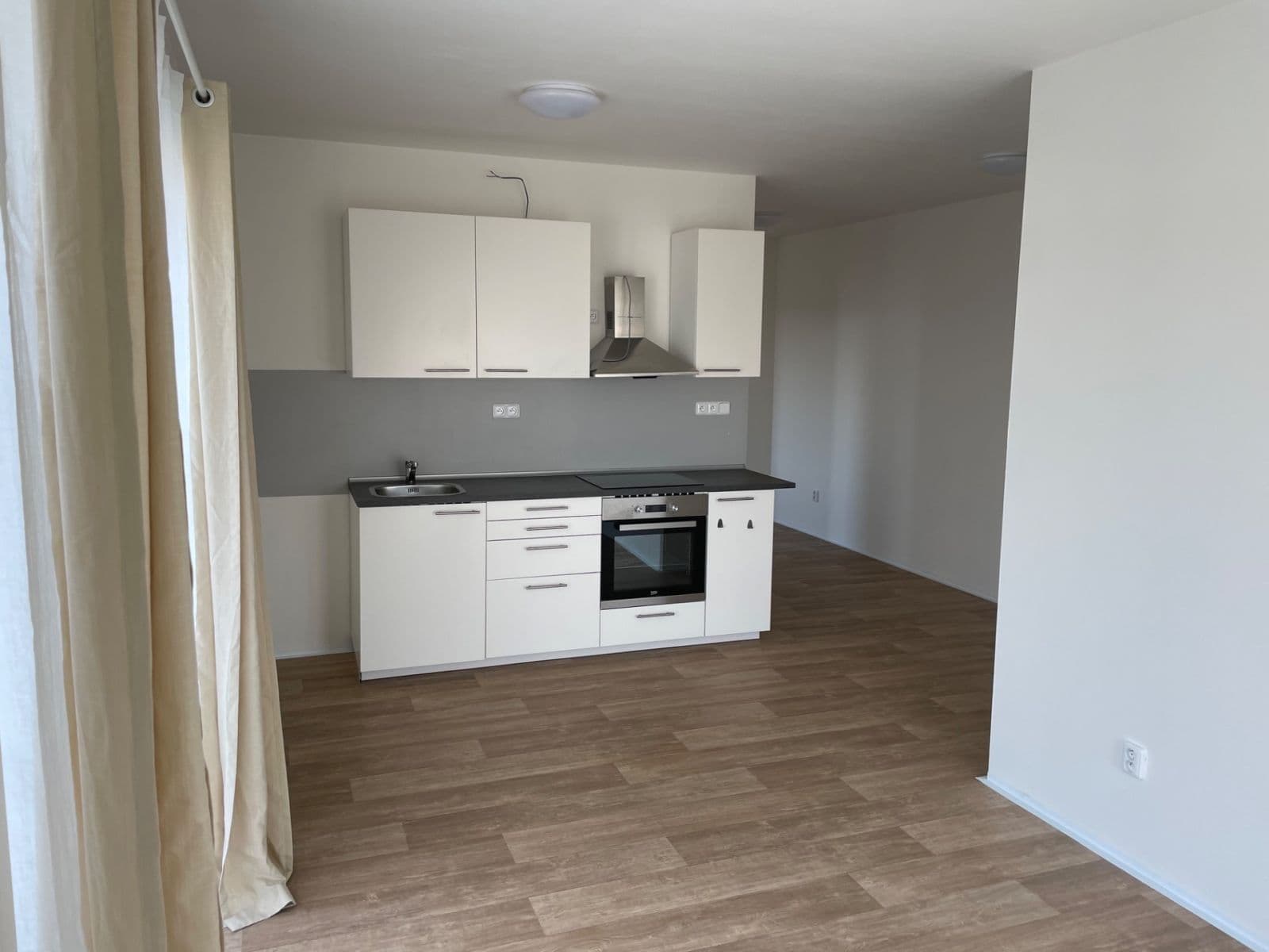 Pronájem bytu 1+kk 39 m², Krátká, Doksy, Středočeský kraj Pronájem bytu 1+kk 39 m², Krátká, Doksy, Středočeský kraj
