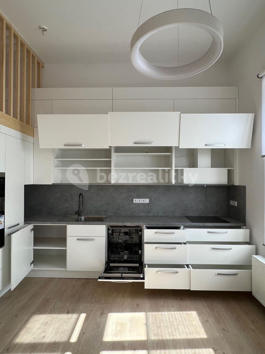 Pronájem bytu 2+kk 67 m², Hálkova, Humpolec, Kraj Vysočina Pronájem bytu 2+kk 67 m², Hálkova, Humpolec, Kraj Vysočina