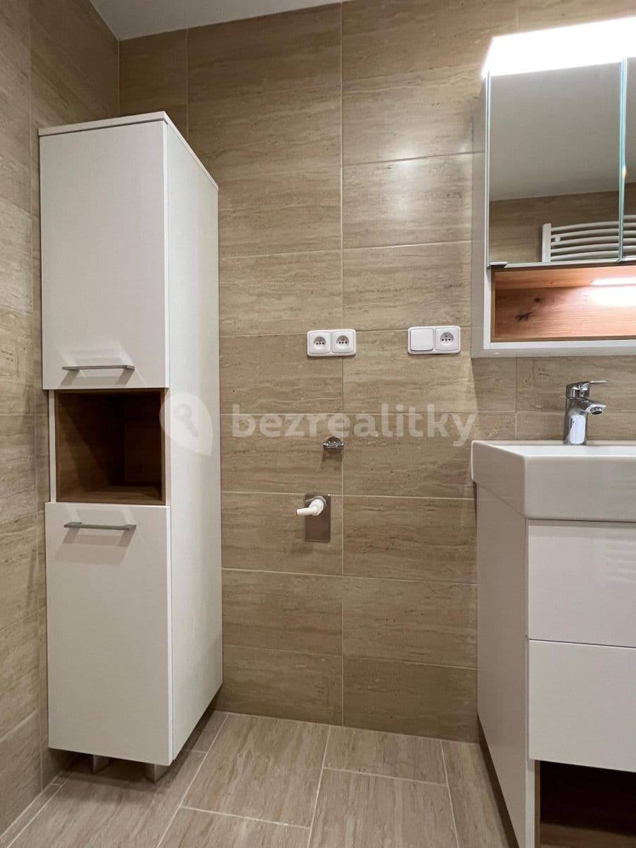 Pronájem bytu 2+kk 67 m², Hálkova, Humpolec, Kraj Vysočina Pronájem bytu 2+kk 67 m², Hálkova, Humpolec, Kraj Vysočina