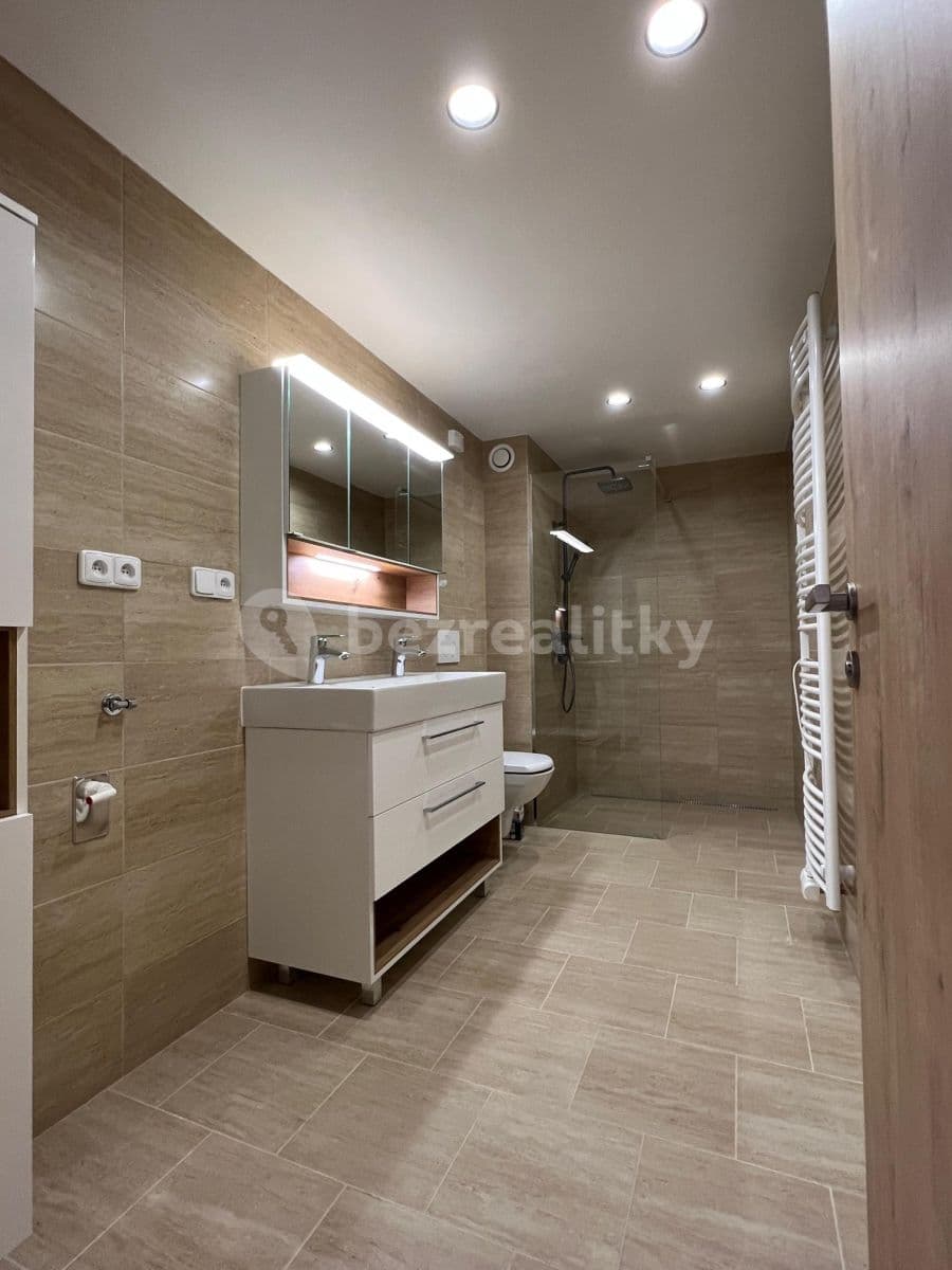 Pronájem bytu 2+kk 67 m², Hálkova, Humpolec, Kraj Vysočina Pronájem bytu 2+kk 67 m², Hálkova, Humpolec, Kraj Vysočina