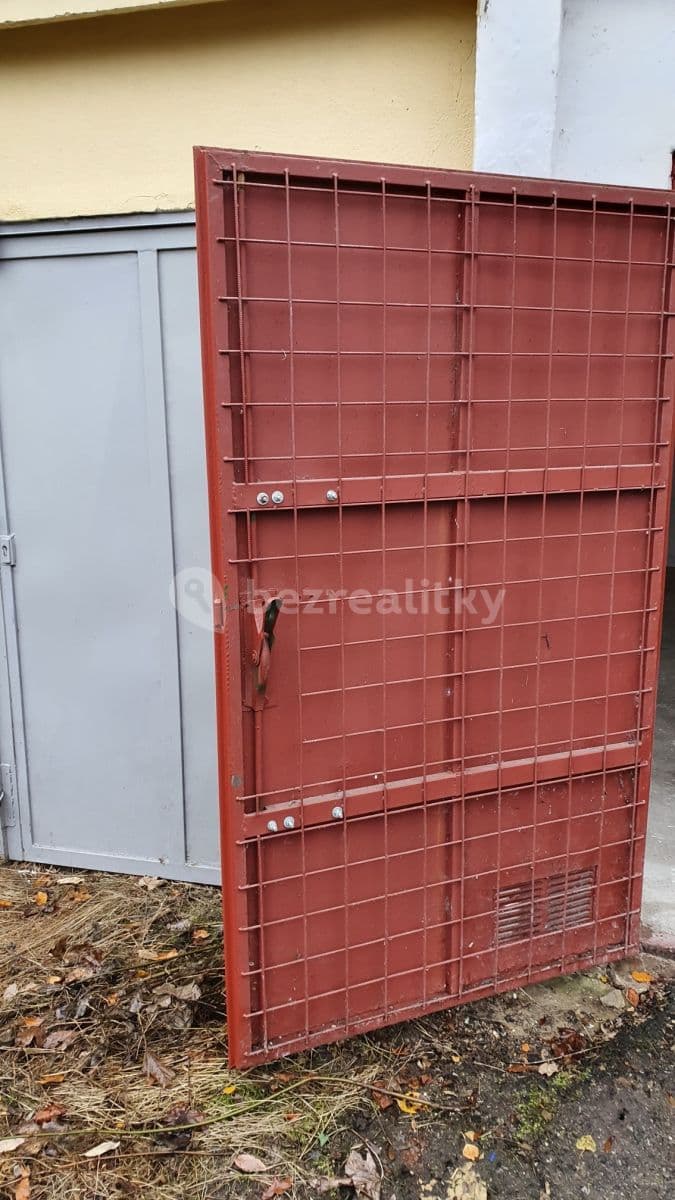 Pronájem garáže 18 m², Pod Petřinami, Praha, Praha Pronájem garáže 18 m², Pod Petřinami, Praha, Praha