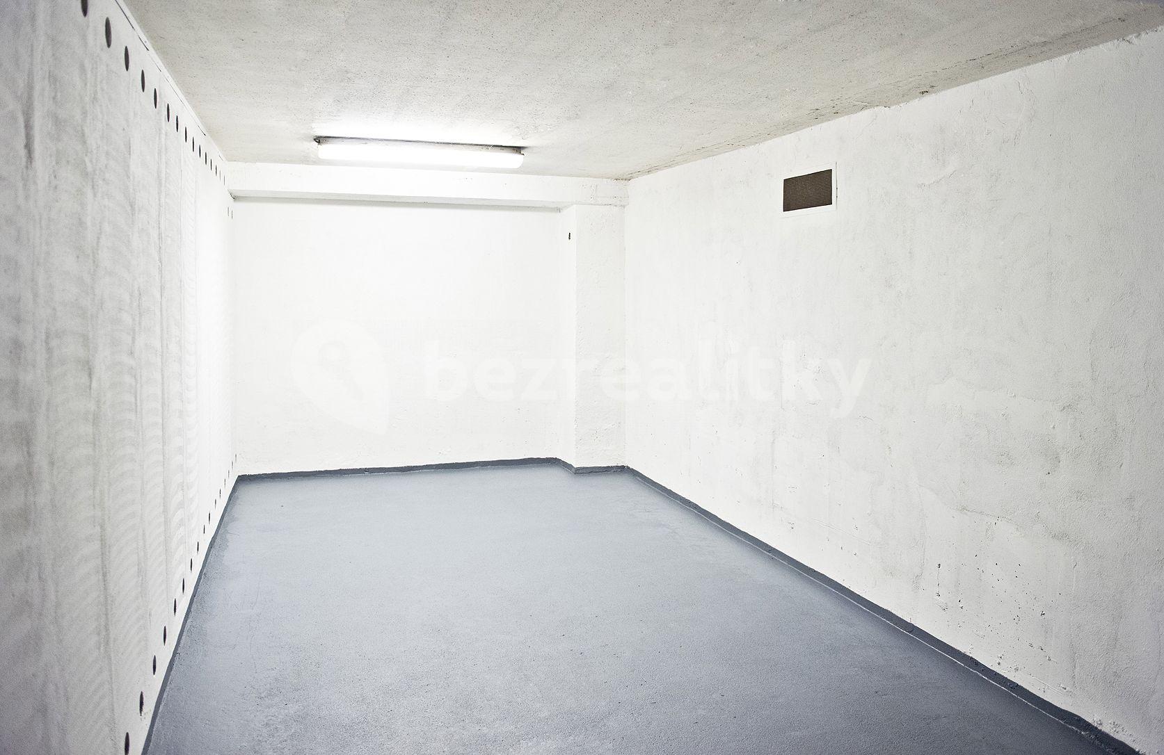 Pronájem garáže 20 m², Čimická, Praha, Praha