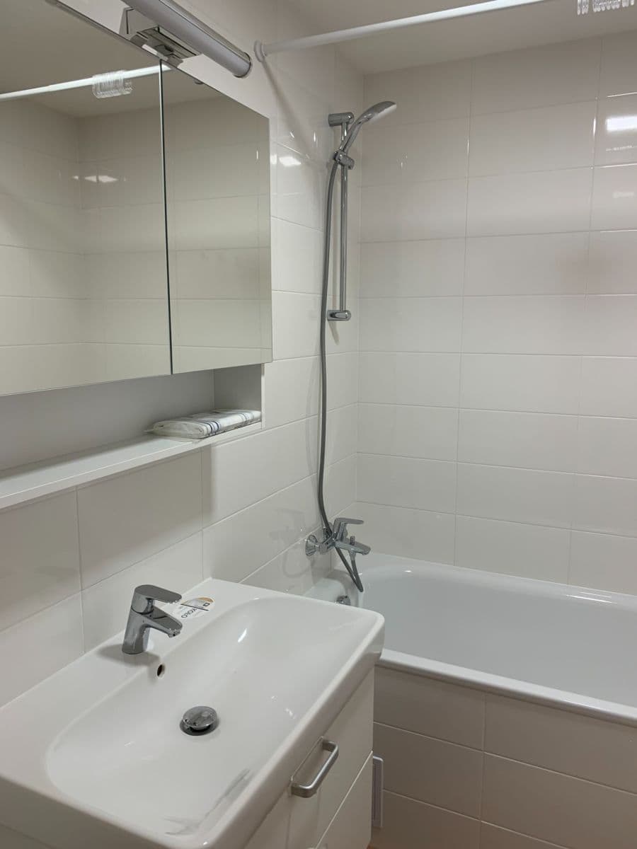 Pronájem bytu 3+1 68 m², Nevanova, Praha, Praha Pronájem bytu 3+1 68 m², Nevanova, Praha, Praha