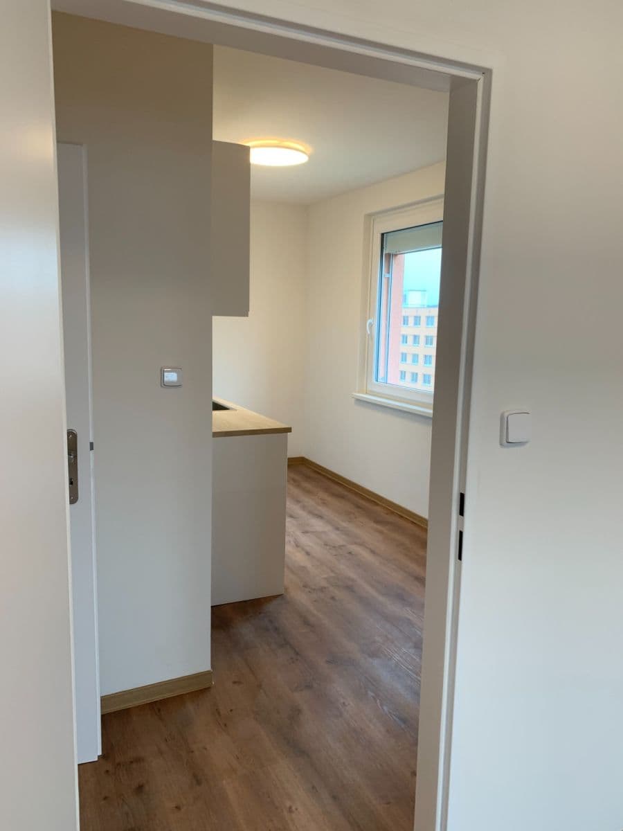 Pronájem bytu 3+1 68 m², Nevanova, Praha, Praha Pronájem bytu 3+1 68 m², Nevanova, Praha, Praha