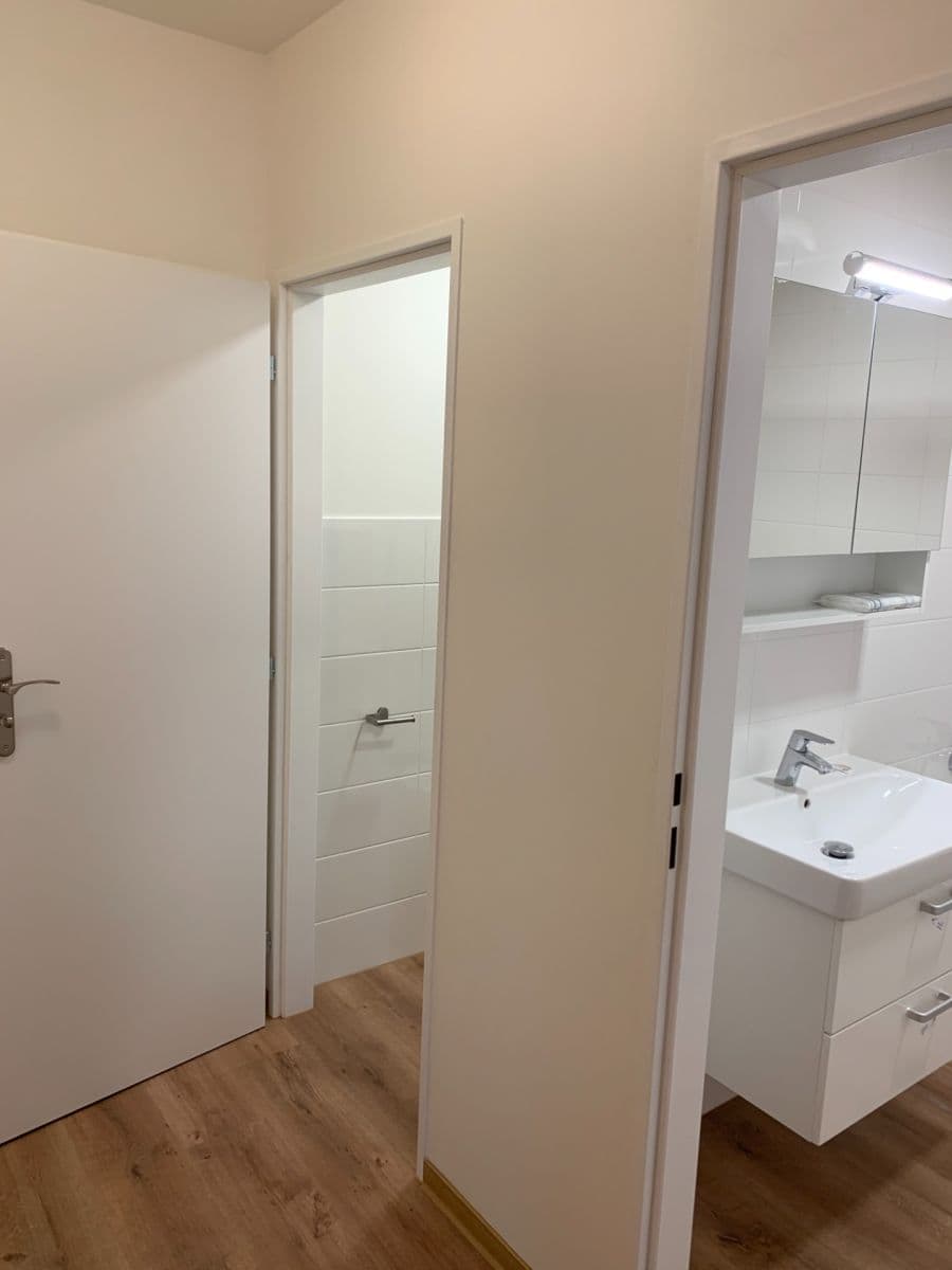 Pronájem bytu 3+1 68 m², Nevanova, Praha, Praha Pronájem bytu 3+1 68 m², Nevanova, Praha, Praha