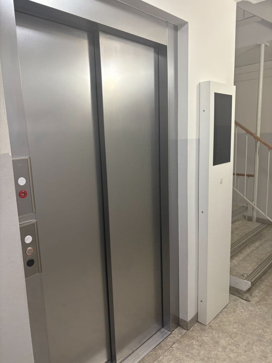 Pronájem bytu 3+1 68 m², Nevanova, Praha, Praha Pronájem bytu 3+1 68 m², Nevanova, Praha, Praha