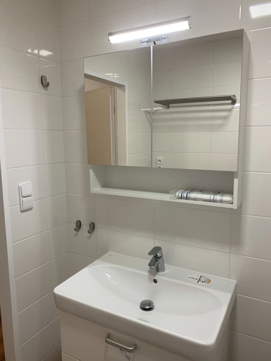 Pronájem bytu 3+1 68 m², Nevanova, Praha, Praha Pronájem bytu 3+1 68 m², Nevanova, Praha, Praha