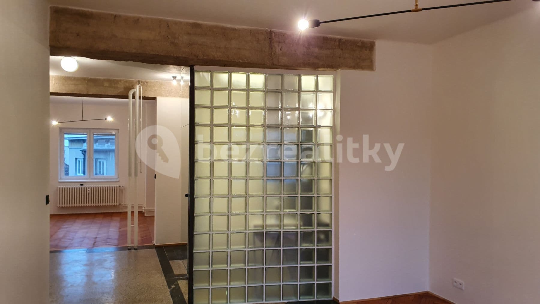 Pronájem bytu 70 m², Smetanovo nábřeží, Hradec Králové, Královéhradecký kraj Pronájem bytu 70 m², Smetanovo nábřeží, Hradec Králové, Královéhradecký kraj