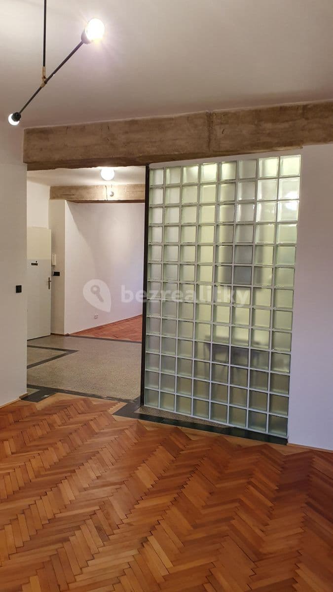 Pronájem bytu 70 m², Smetanovo nábřeží, Hradec Králové, Královéhradecký kraj Pronájem bytu 70 m², Smetanovo nábřeží, Hradec Králové, Královéhradecký kraj