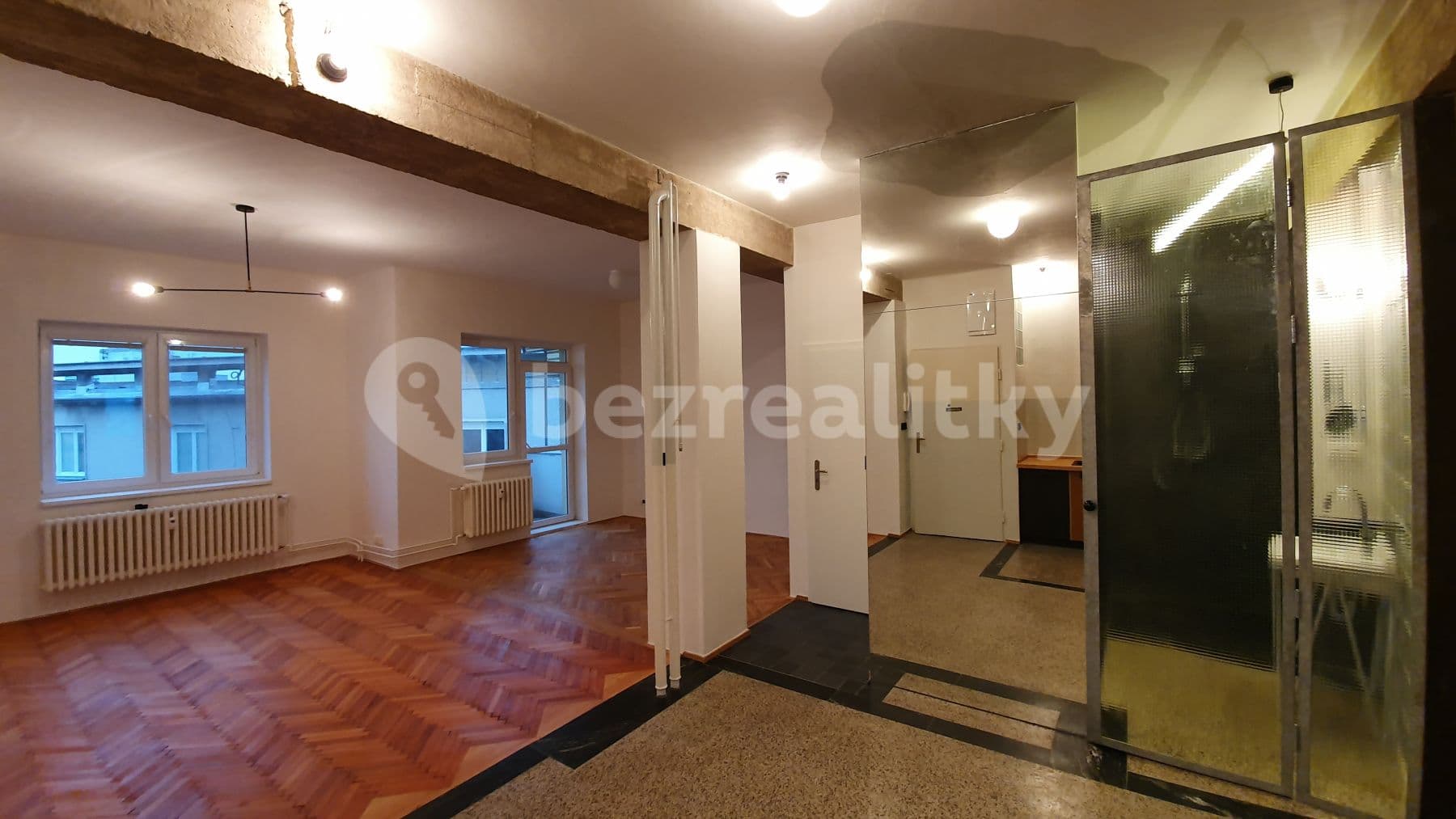 Pronájem bytu 70 m², Smetanovo nábřeží, Hradec Králové, Královéhradecký kraj Pronájem bytu 70 m², Smetanovo nábřeží, Hradec Králové, Královéhradecký kraj