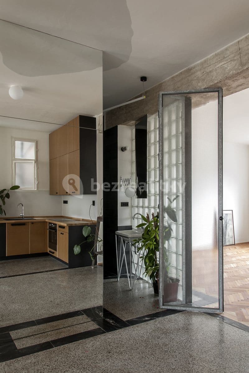 Pronájem bytu 70 m², Smetanovo nábřeží, Hradec Králové, Královéhradecký kraj Pronájem bytu 70 m², Smetanovo nábřeží, Hradec Králové, Královéhradecký kraj