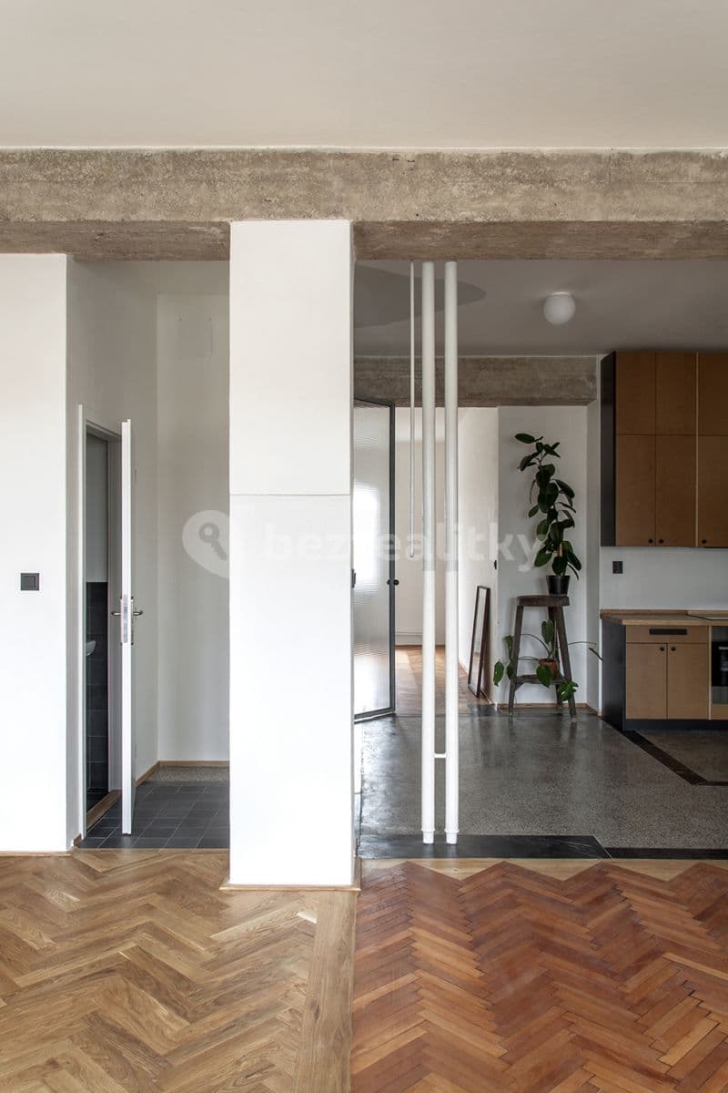 Pronájem bytu 70 m², Smetanovo nábřeží, Hradec Králové, Královéhradecký kraj Pronájem bytu 70 m², Smetanovo nábřeží, Hradec Králové, Královéhradecký kraj