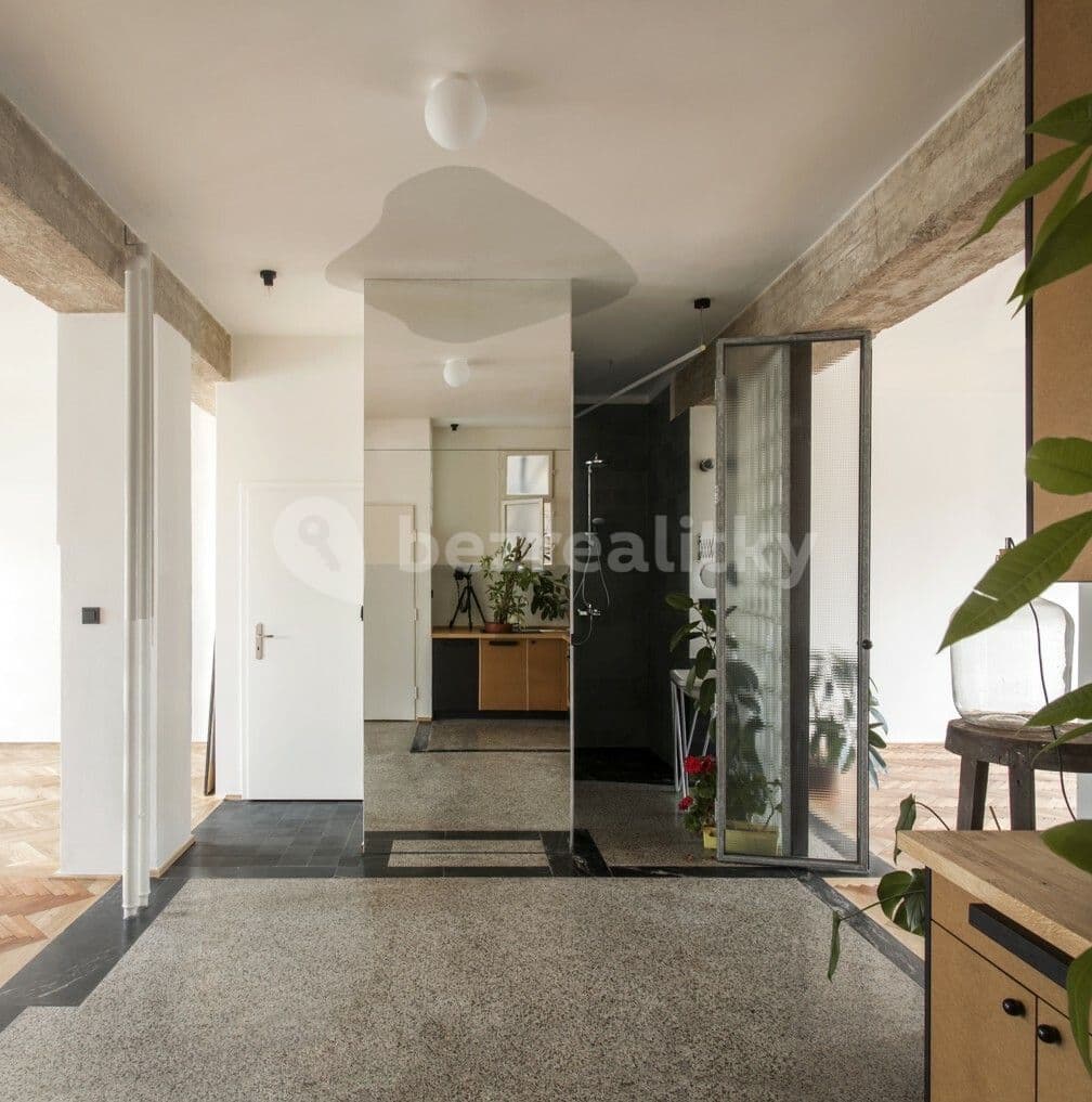 Pronájem bytu 70 m², Smetanovo nábřeží, Hradec Králové, Královéhradecký kraj Pronájem bytu 70 m², Smetanovo nábřeží, Hradec Králové, Královéhradecký kraj