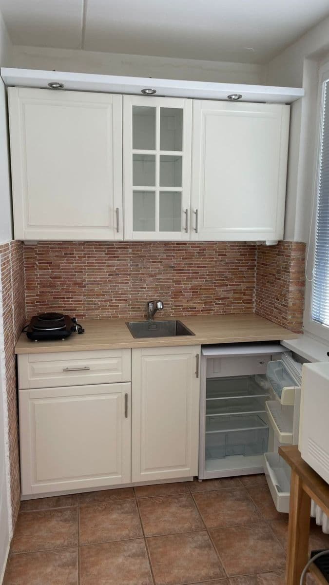 Pronájem bytu 1+kk 30 m², Květnového vítězství, Praha, Praha Pronájem bytu 1+kk 30 m², Květnového vítězství, Praha, Praha