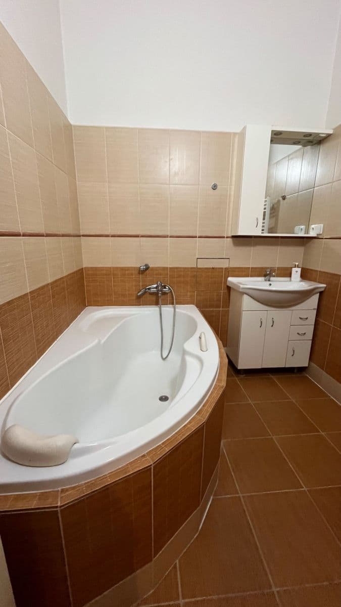 Pronájem bytu 2+kk 53 m², Pod Zvonařkou, Praha, Praha Pronájem bytu 2+kk 53 m², Pod Zvonařkou, Praha, Praha