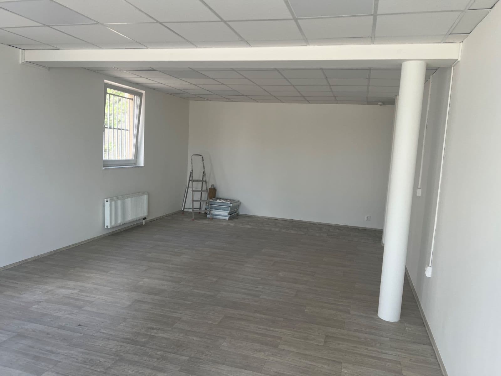 Pronájem nebytového prostoru 49 m², Na Ochoze, Jesenice, Středočeský kraj Pronájem nebytového prostoru 49 m², Na Ochoze, Jesenice, Středočeský kraj