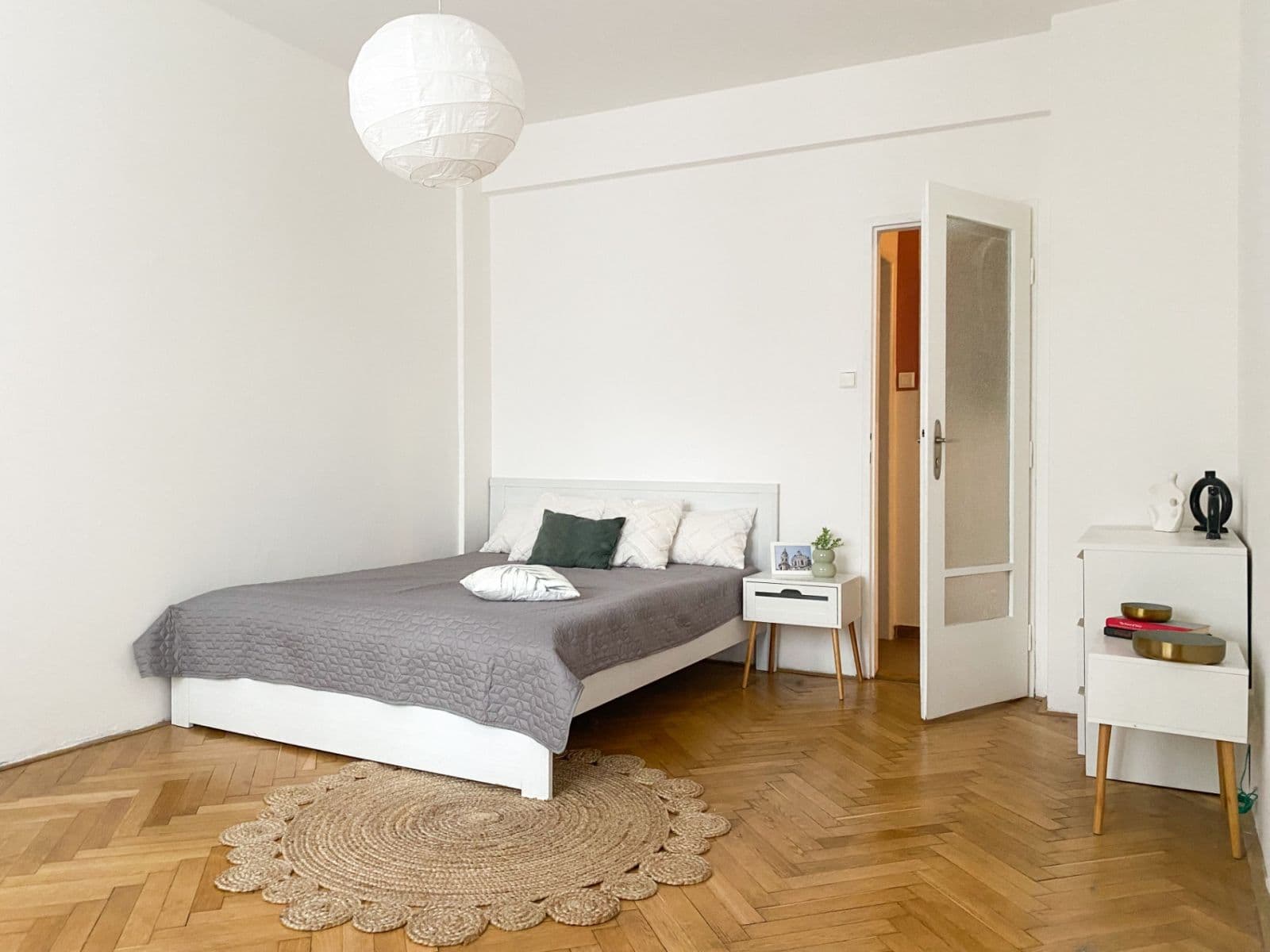 Pronájem bytu 1+1 47 m², Stroupežnického, Praha, Praha Pronájem bytu 1+1 47 m², Stroupežnického, Praha, Praha