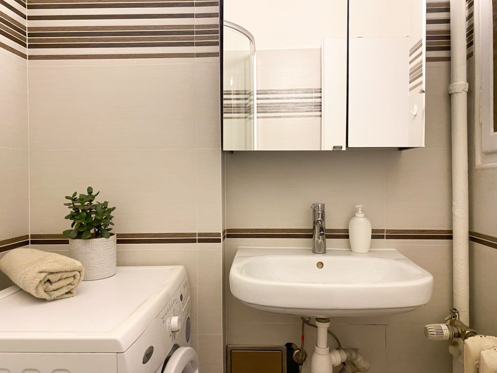 Pronájem bytu 1+1 47 m², Stroupežnického, Praha, Praha Pronájem bytu 1+1 47 m², Stroupežnického, Praha, Praha