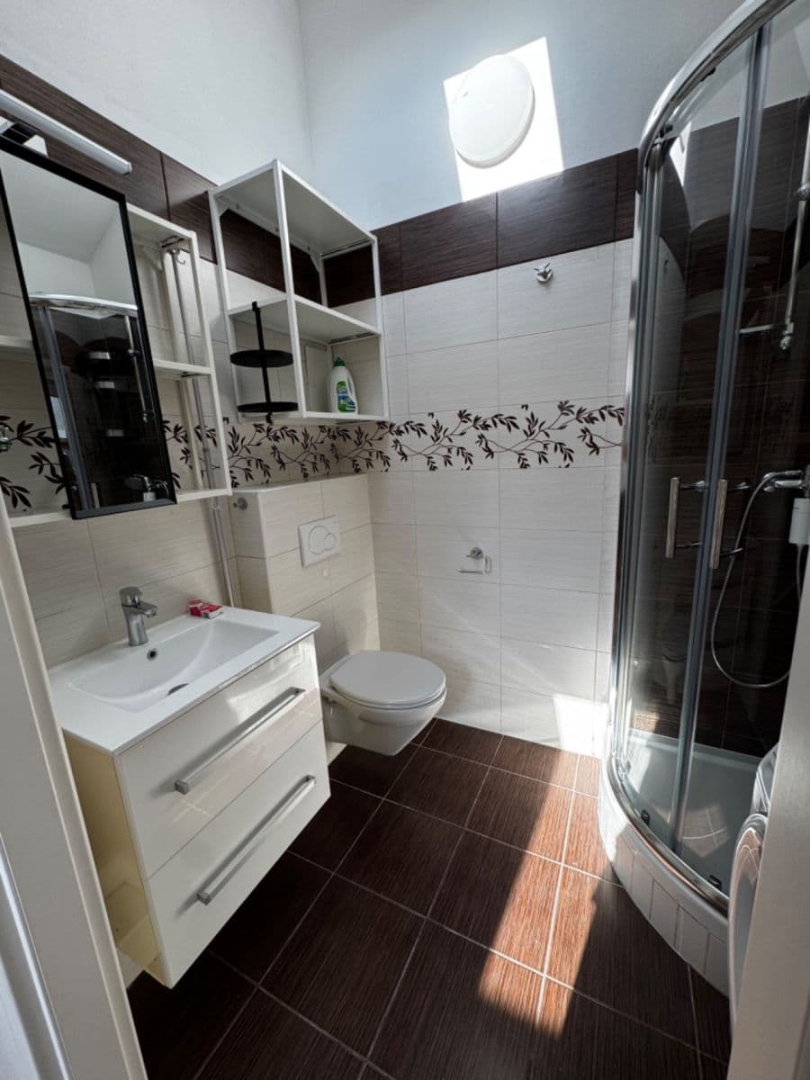 Pronájem bytu 2+kk 54 m², Grafická, Praha, Praha Pronájem bytu 2+kk 54 m², Grafická, Praha, Praha