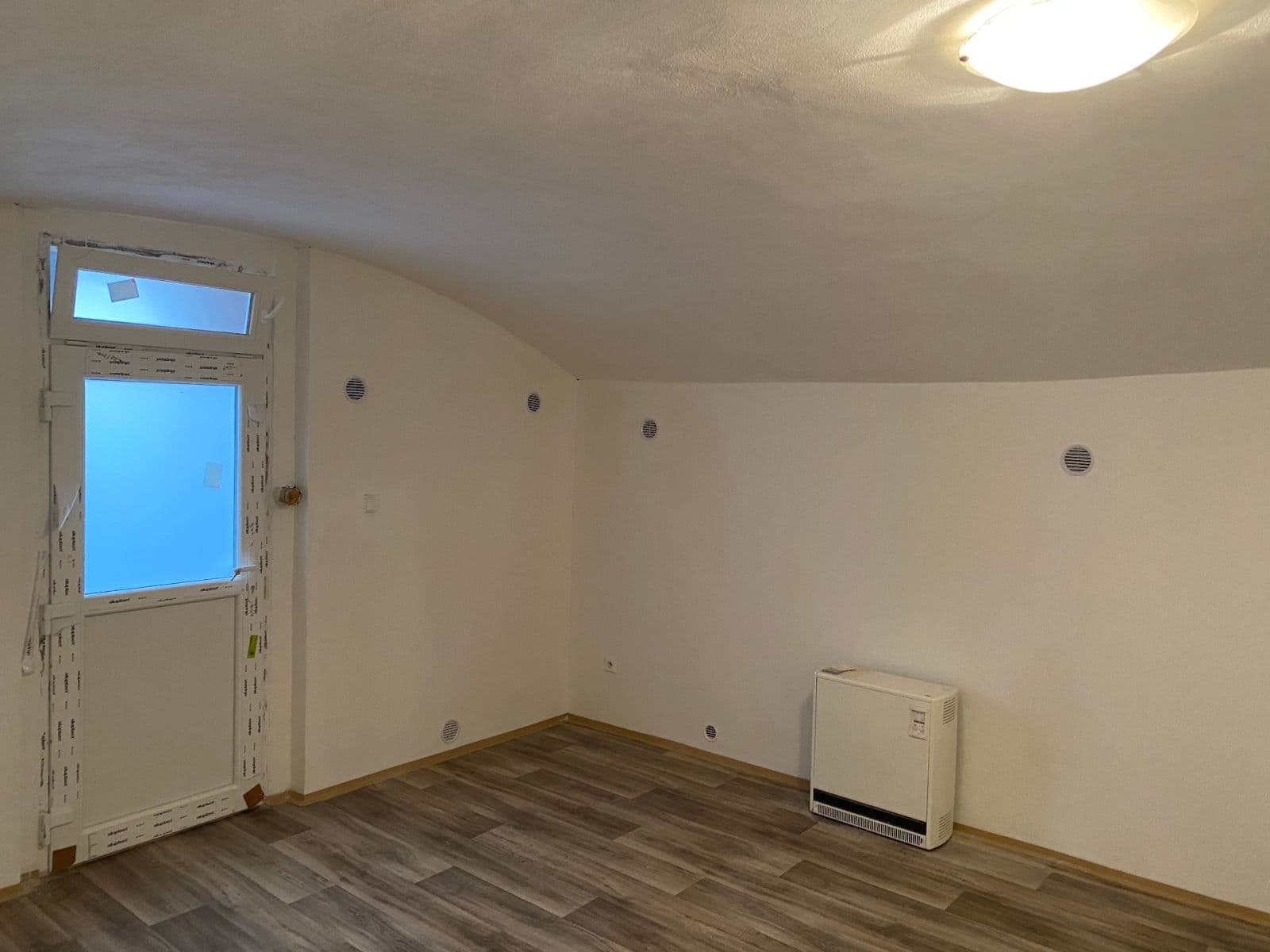 Pronájem nebytového prostoru 52 m², Gutova, Praha, Praha Pronájem nebytového prostoru 52 m², Gutova, Praha, Praha