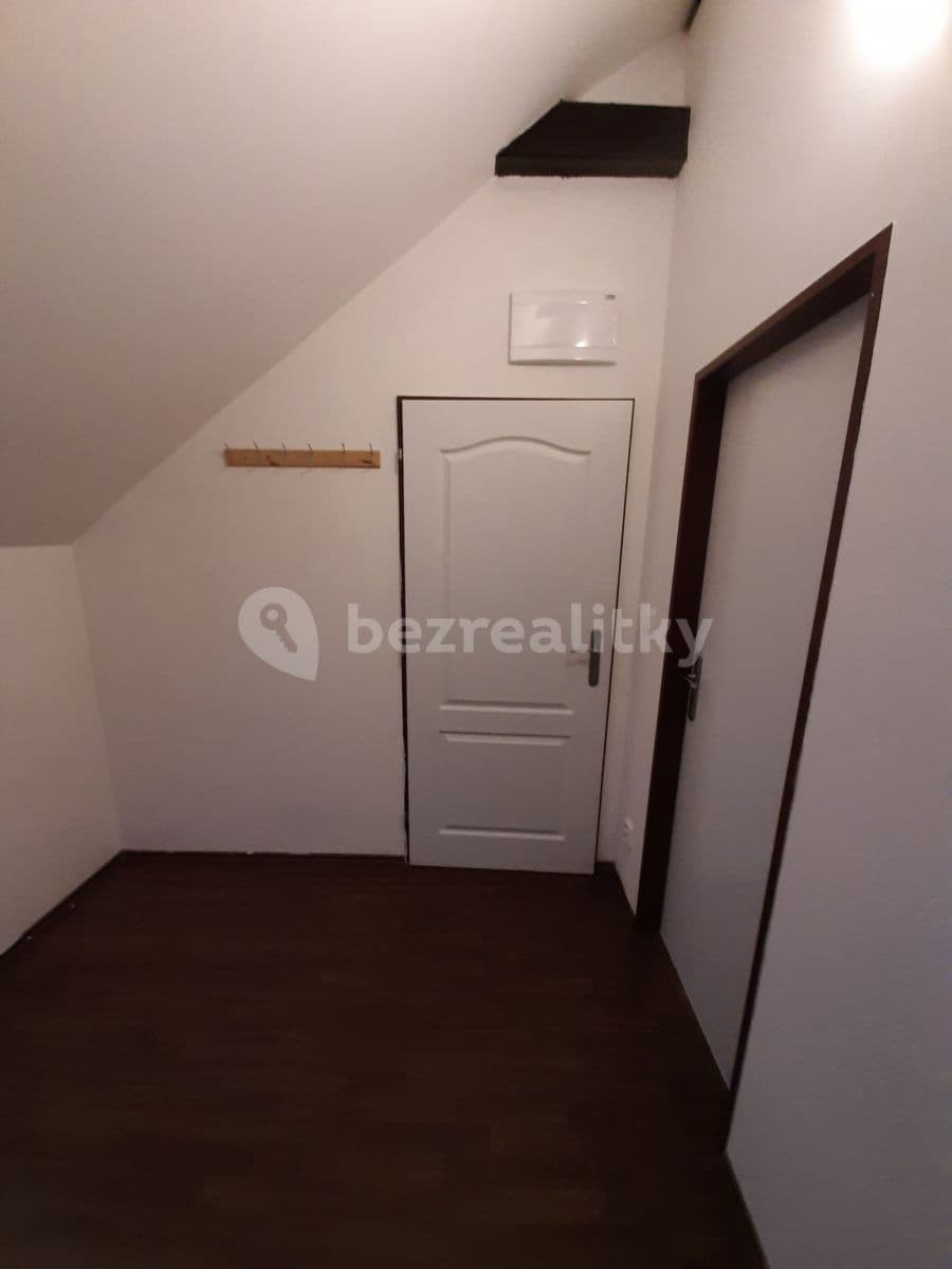 Pronájem bytu Garsoniéra 35 m², Nádražní, Líbeznice, Středočeský kraj Pronájem bytu Garsoniéra 35 m², Nádražní, Líbeznice, Středočeský kraj