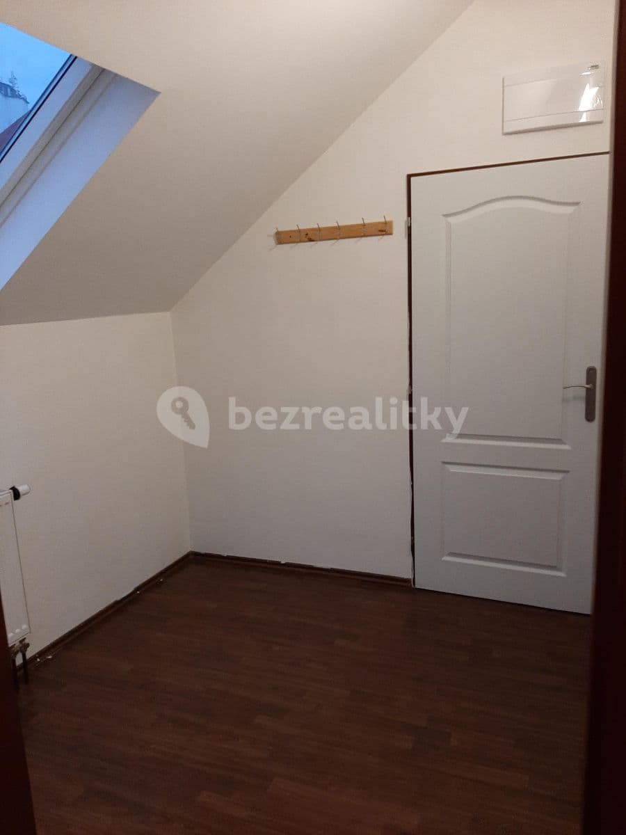 Pronájem bytu Garsoniéra 35 m², Nádražní, Líbeznice, Středočeský kraj Pronájem bytu Garsoniéra 35 m², Nádražní, Líbeznice, Středočeský kraj