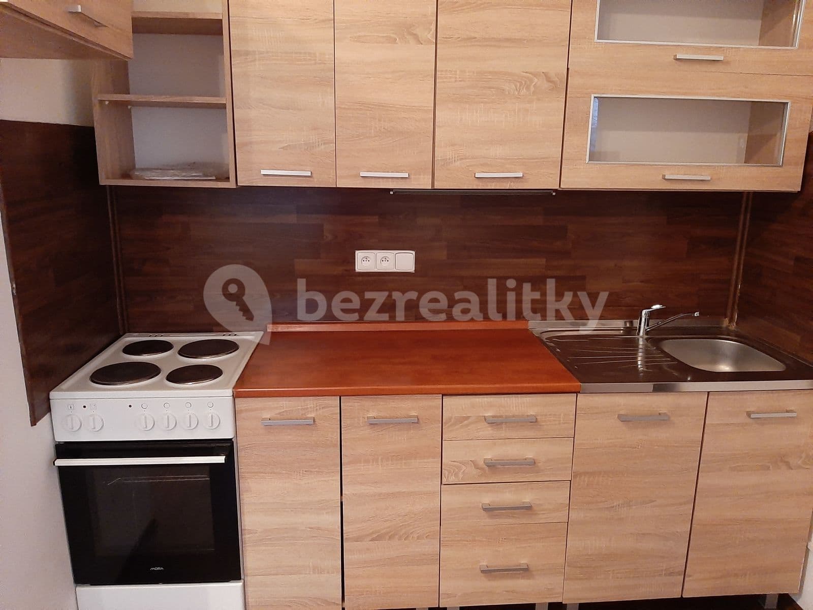 Pronájem bytu Garsoniéra 35 m², Nádražní, Líbeznice, Středočeský kraj Pronájem bytu Garsoniéra 35 m², Nádražní, Líbeznice, Středočeský kraj