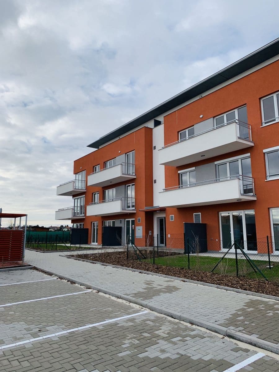 Pronájem bytu 1+kk 38 m², Chorošová, Praha, Praha Pronájem bytu 1+kk 38 m², Chorošová, Praha, Praha