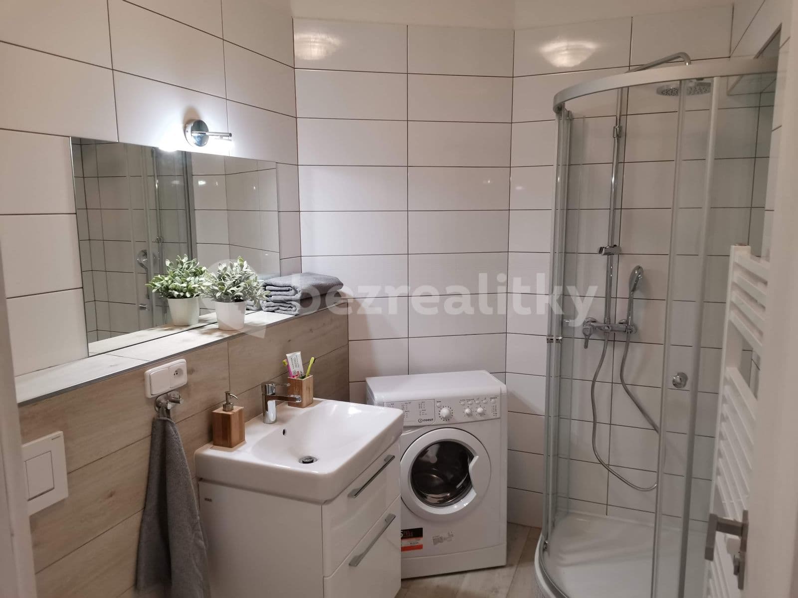 Pronájem bytu 1+kk 30 m², Slámova, Brno, Jihomoravský kraj Pronájem bytu 1+kk 30 m², Slámova, Brno, Jihomoravský kraj