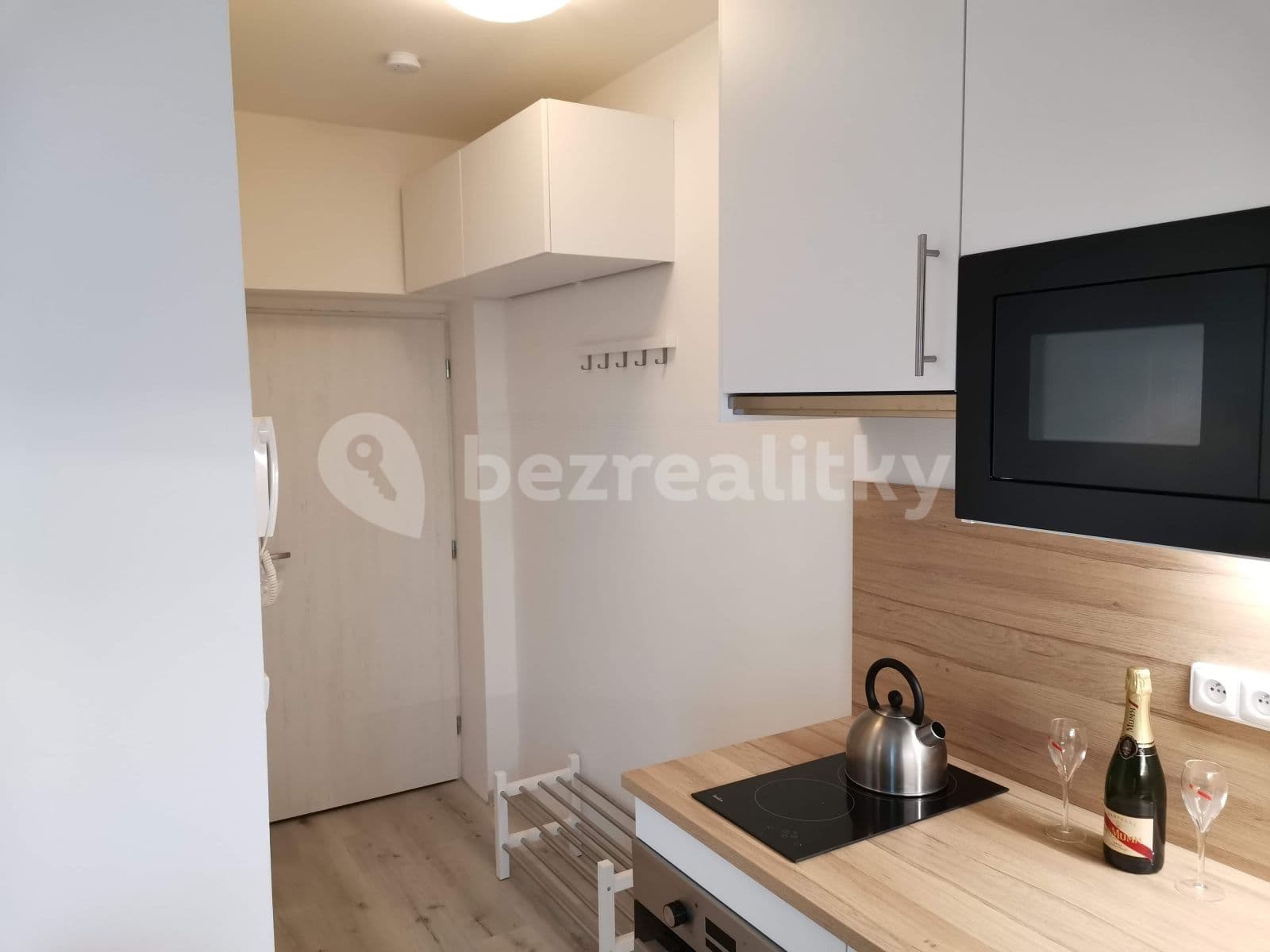 Pronájem bytu 1+kk 30 m², Slámova, Brno, Jihomoravský kraj Pronájem bytu 1+kk 30 m², Slámova, Brno, Jihomoravský kraj