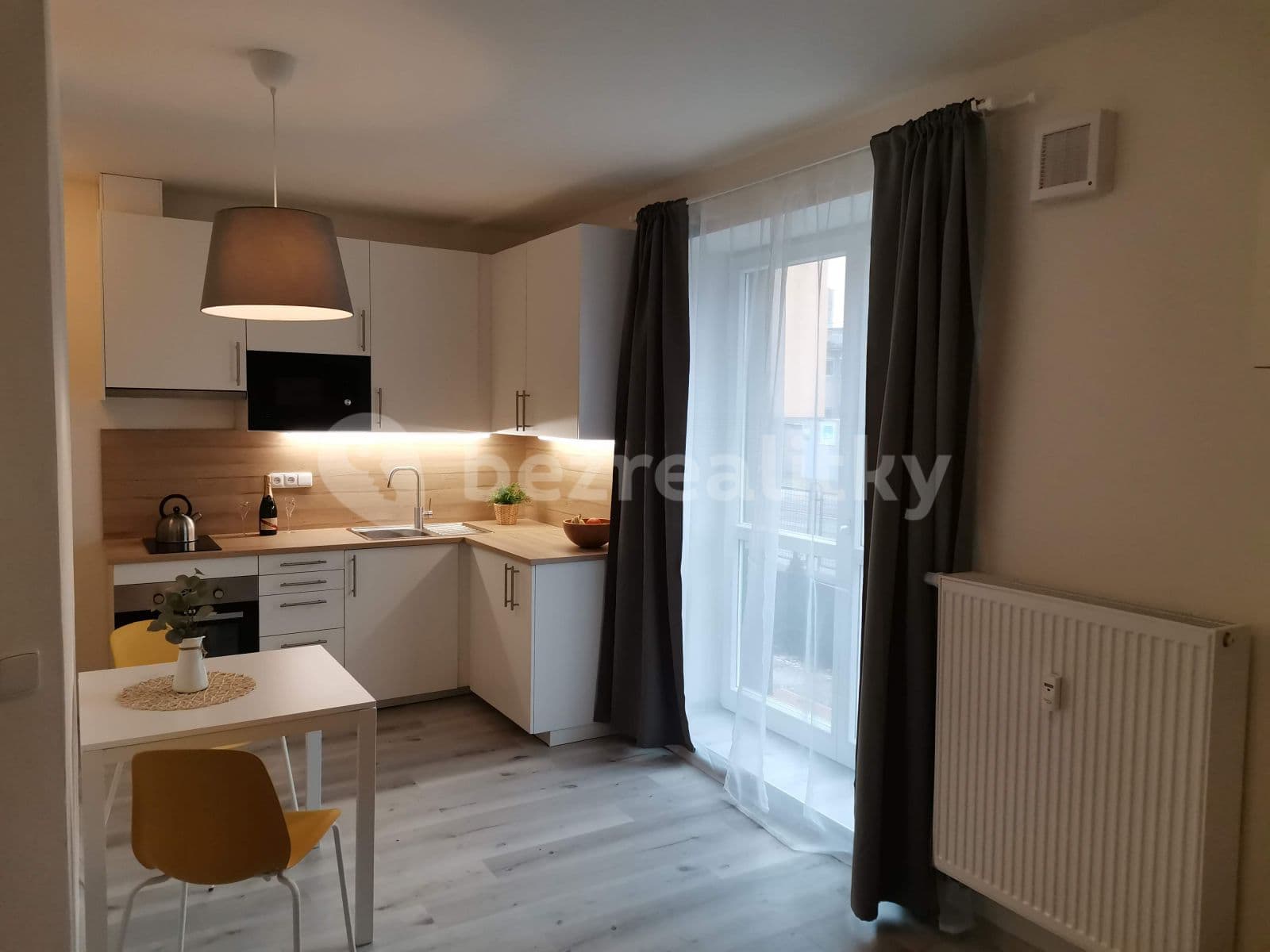 Pronájem bytu 1+kk 30 m², Slámova, Brno, Jihomoravský kraj Pronájem bytu 1+kk 30 m², Slámova, Brno, Jihomoravský kraj