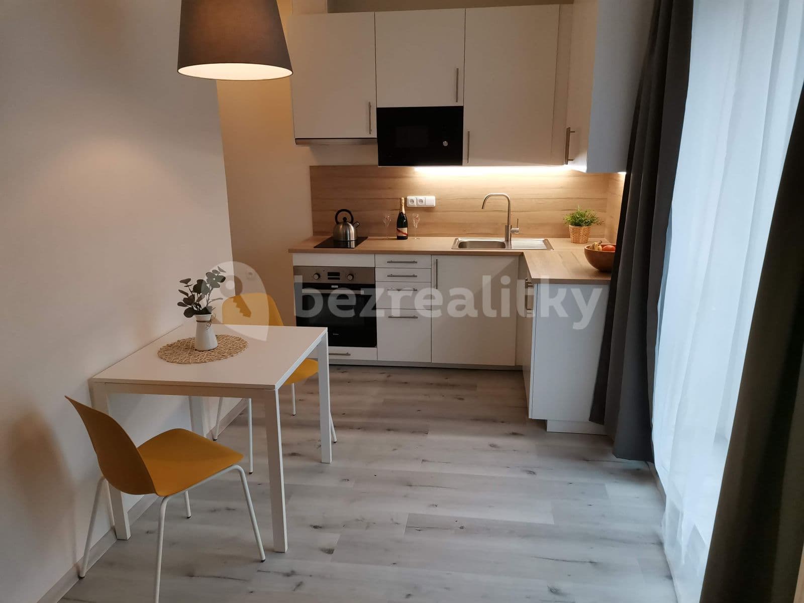 Pronájem bytu 1+kk 30 m², Slámova, Brno, Jihomoravský kraj Pronájem bytu 1+kk 30 m², Slámova, Brno, Jihomoravský kraj