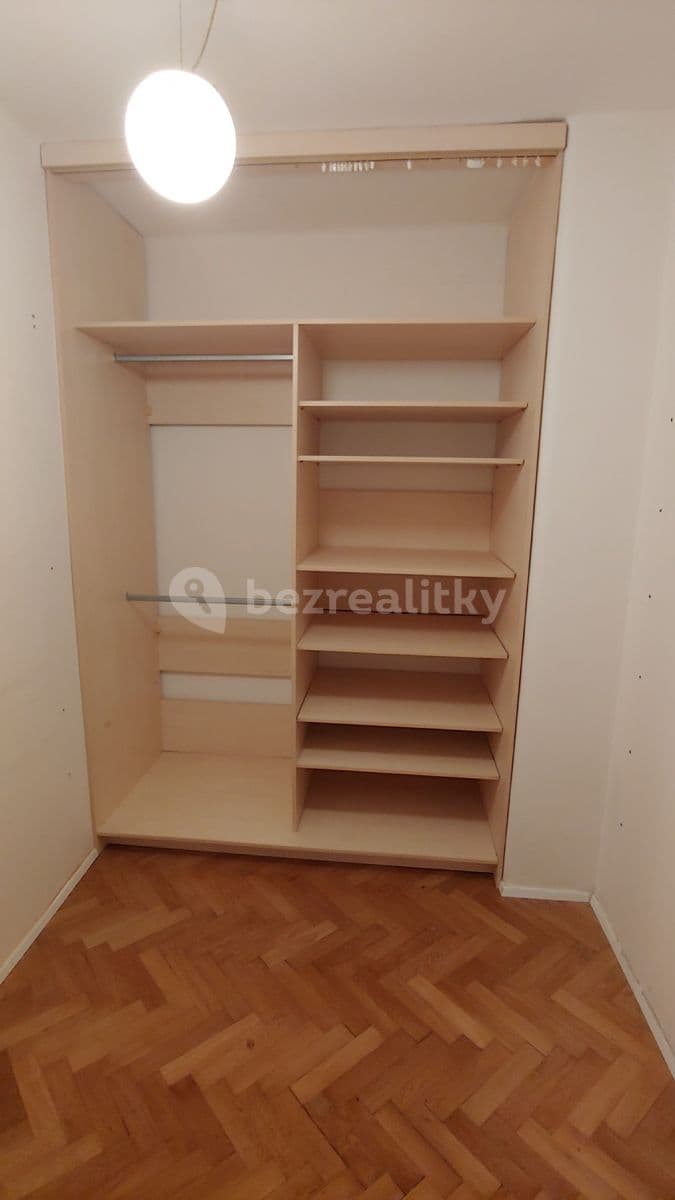 Pronájem bytu 1+1 51 m², Farní, Praha, Praha Pronájem bytu 1+1 51 m², Farní, Praha, Praha