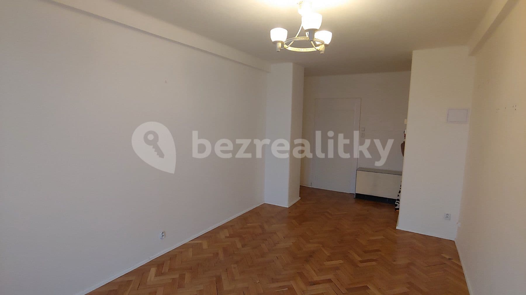 Pronájem bytu 1+1 51 m², Farní, Praha, Praha Pronájem bytu 1+1 51 m², Farní, Praha, Praha