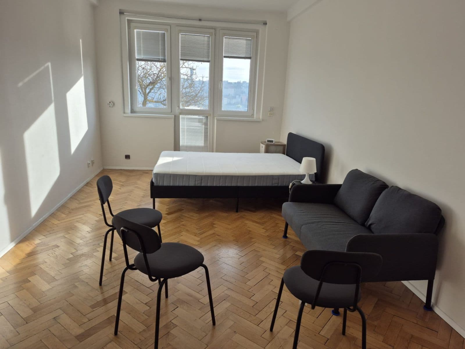 Pronájem bytu 1+1 51 m², Farní, Praha, Praha Pronájem bytu 1+1 51 m², Farní, Praha, Praha